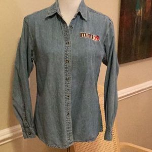 Port ladies denim button up shirt size medium, see measurements.  M&M red